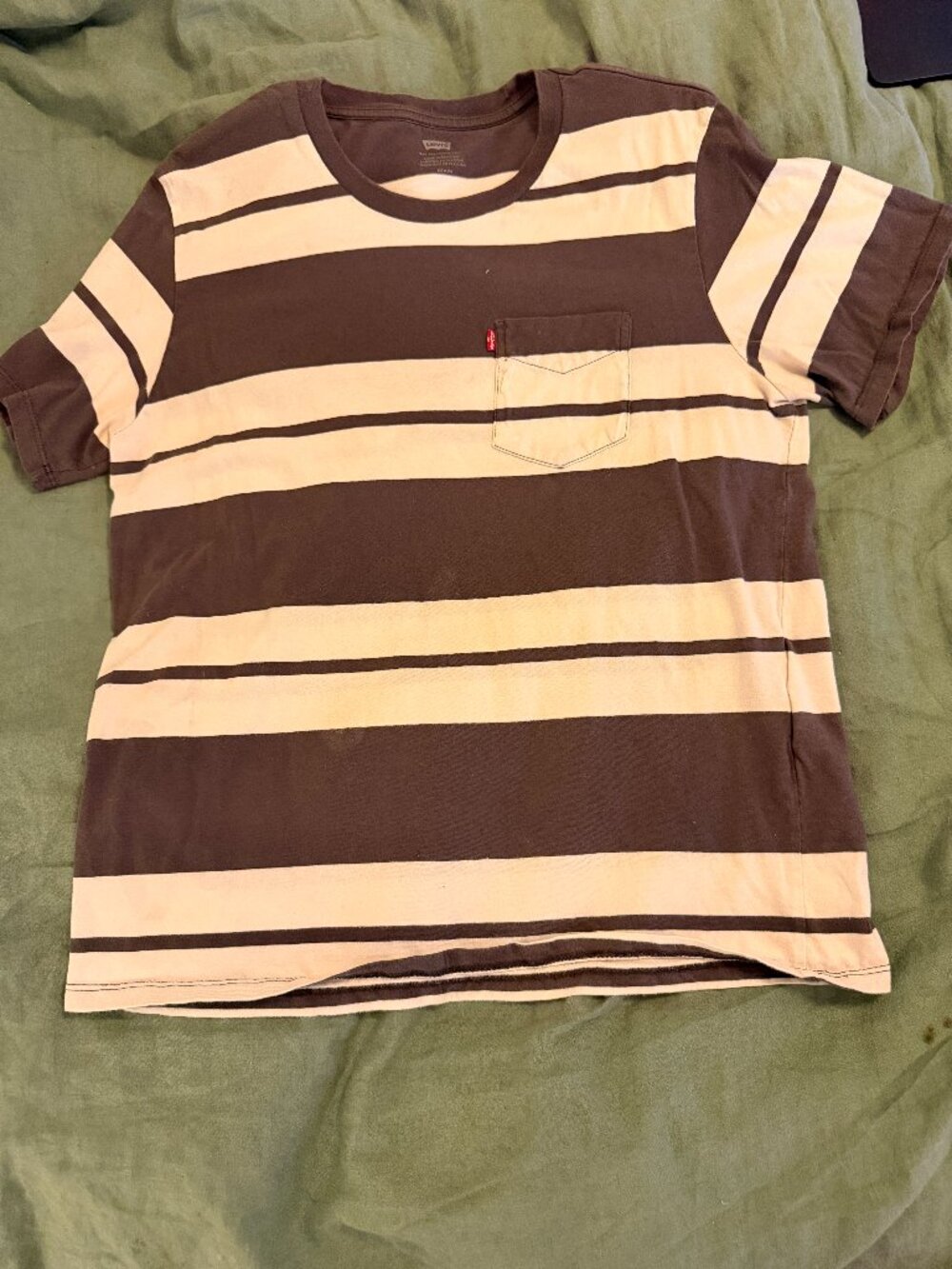 Levi’s Men’s Striped Pocket T-Shirt | Size Medium | Charcoal Grey & Off-white